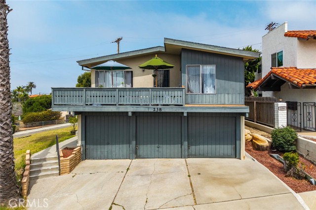 238 Avenida Serra, San Clemente CA: https://media.crmls.org/medias/e372b802-d4fb-4cbb-b555-5688e8f22b46.jpg