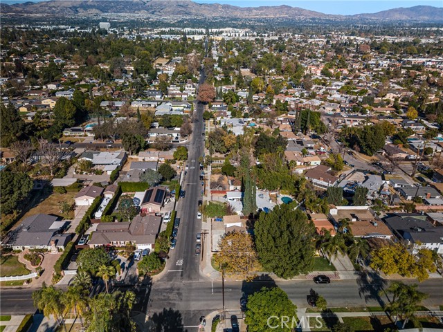 Detail Gallery Image 34 of 35 For 19453 Strathern St, Reseda,  CA 91335 - 4 Beds | 2 Baths