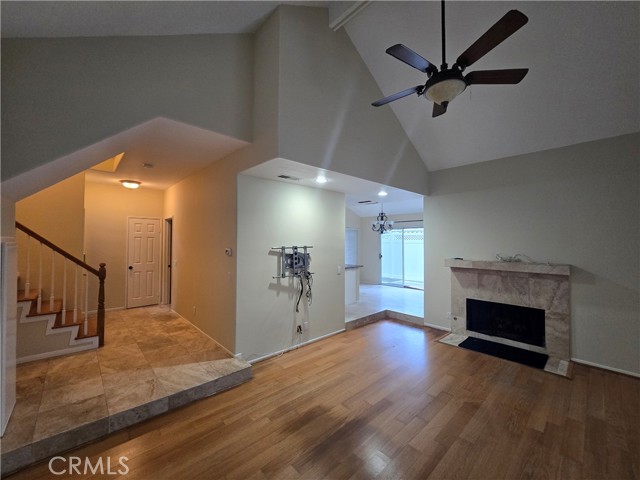 Detail Gallery Image 4 of 16 For 1920 Maple #C,  Costa Mesa,  CA 92627 - 3 Beds | 2/1 Baths