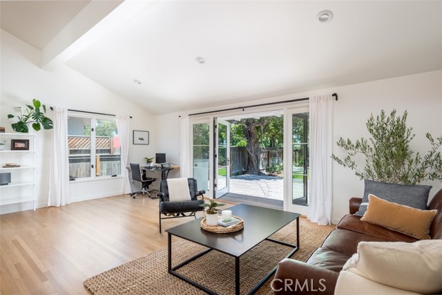 Detail Gallery Image 10 of 28 For 420 Cabrillo St, Costa Mesa,  CA 92627 - 3 Beds | 2 Baths