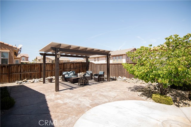 12934 Pearblossom Street, Hesperia CA: https://media.crmls.org/medias/e3741559-392b-4bf1-84af-ac18574a4963.jpg
