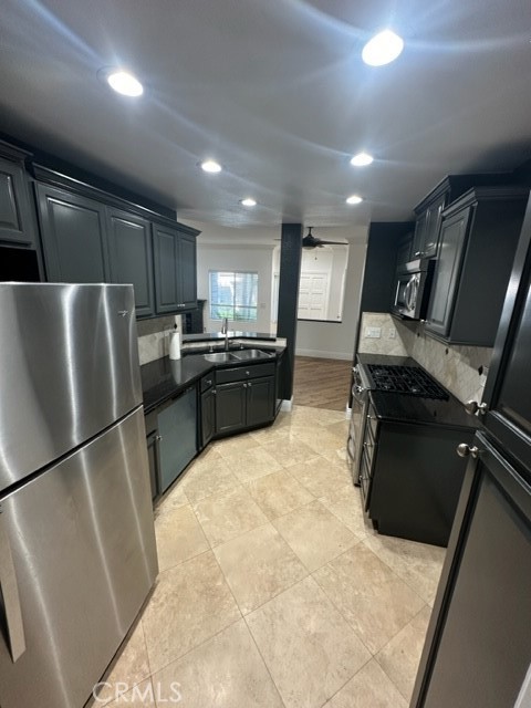 Detail Gallery Image 5 of 16 For 148 Woodburne #87,  Newport Beach,  CA 92660 - 2 Beds | 2 Baths
