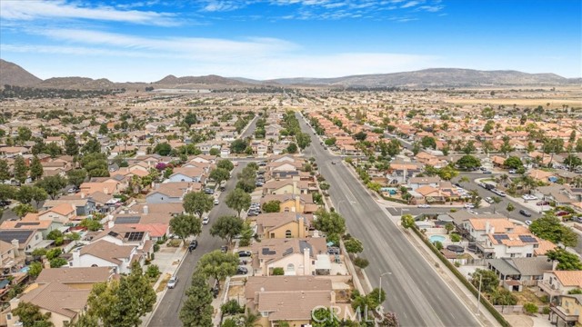 507 Coudures Way, Perris CA: https://media.crmls.org/medias/e375be69-b14e-42cd-84bd-15b2e5172605.jpg
