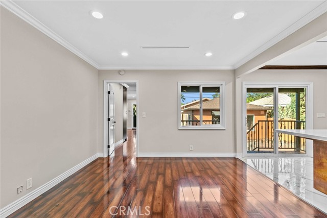 Detail Gallery Image 22 of 61 For 415 Birmingham Rd, Burbank,  CA 91504 - 4 Beds | 3/1 Baths