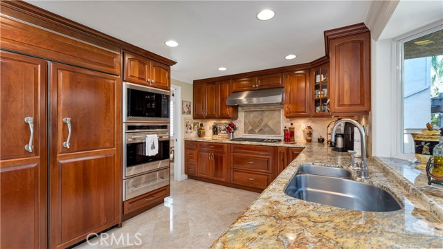Detail Gallery Image 12 of 73 For 42 Monticello, Irvine,  CA 92620 - 4 Beds | 2/1 Baths