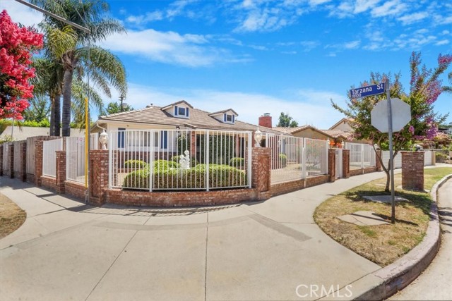 Detail Gallery Image 1 of 1 For 5016 Chimineas Ave, Tarzana,  CA 91356 - 4 Beds | 3 Baths