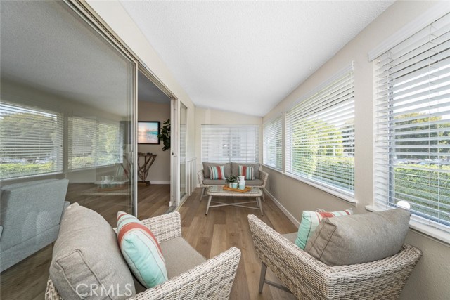 1930 St John Road, Seal Beach CA: https://media.crmls.org/medias/e3764d82-c4f4-46ef-913d-f9502d49e0a4.jpg