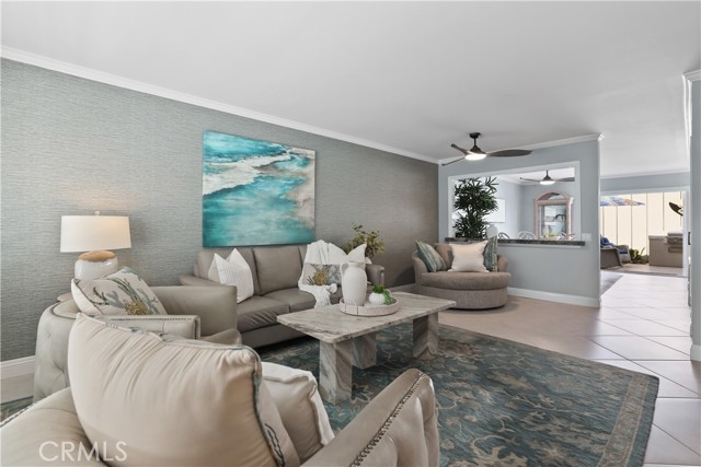 Detail Gallery Image 8 of 37 For 328 Regatta Way, Seal Beach,  CA 90740 - 3 Beds | 2/1 Baths