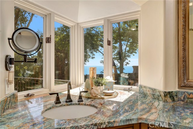 Detail Gallery Image 20 of 53 For 1959 Temple Hills Dr, Laguna Beach,  CA 92651 - 4 Beds | 4 Baths