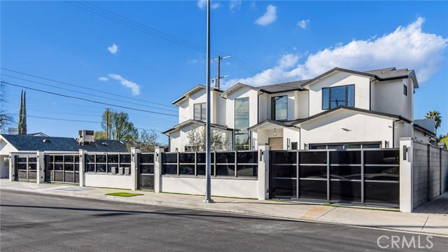 Detail Gallery Image 6 of 75 For 22745 Califa St, Woodland Hills,  CA 91367 - 5 Beds | 4 Baths