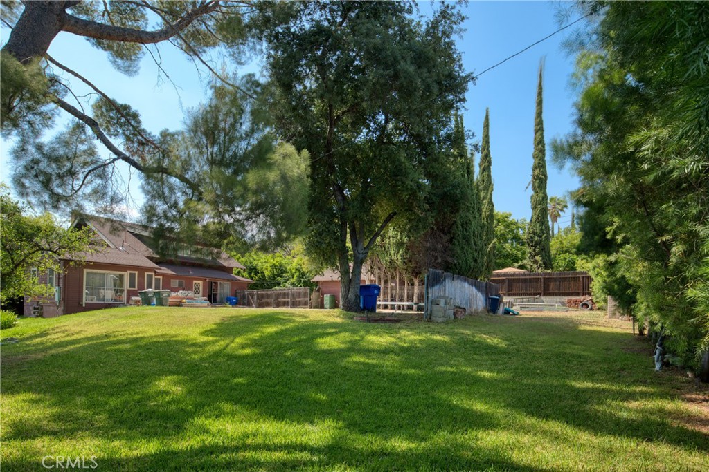 https://media.crmls.org/medias/e378993f-0507-4544-ab58-240d3525725b.jpg?preset=X-Large