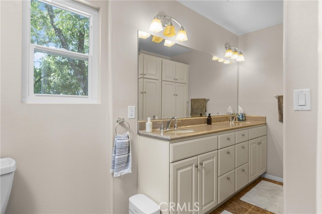 Detail Gallery Image 10 of 27 For 5525 Whispering Pines Ln, Paso Robles,  CA 93446 - 2 Beds | 2 Baths