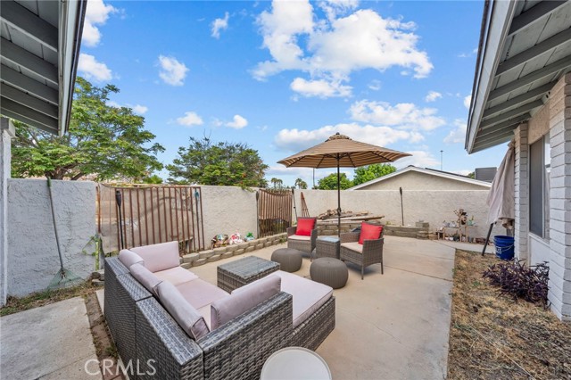 1871 Dawn Ridge Drive, Corona CA: https://media.crmls.org/medias/e37916c5-cf44-42c8-934d-b6f15f532e2a.jpg