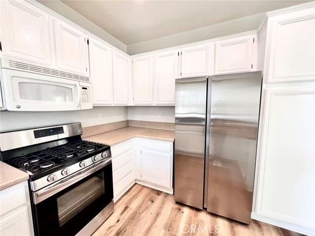 Detail Gallery Image 4 of 17 For 10 Veneto Ln, Aliso Viejo,  CA 92656 - 3 Beds | 2/1 Baths