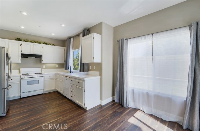 Detail Gallery Image 10 of 27 For 26332 Saint David St, Loma Linda,  CA 92354 - 4 Beds | 2/1 Baths