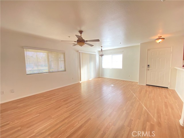 Image 2 of 21 For 15605 Lasselle Street 6