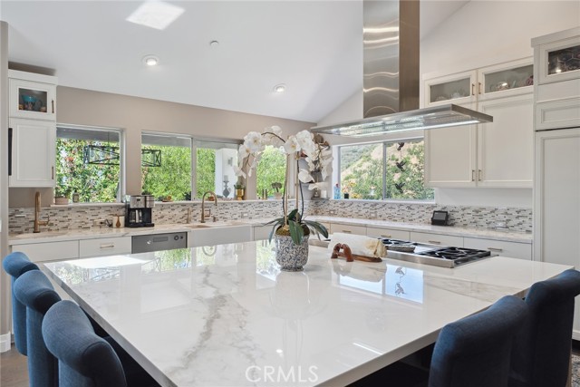24311 Sylvan Glen Road, Calabasas CA: https://media.crmls.org/medias/e379e2d7-e72f-4480-a4c9-55e971f45355.jpg