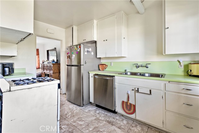 Detail Gallery Image 7 of 15 For 5389 1/2 Village, Los Angeles,  CA 90016 - 2 Beds | 1 Baths