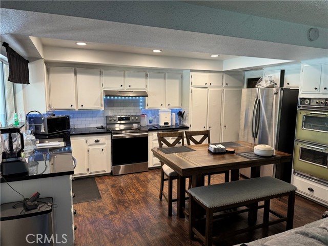 Detail Gallery Image 13 of 21 For 26032 Amy Ln, Hemet,  CA 92544 - 3 Beds | 2 Baths