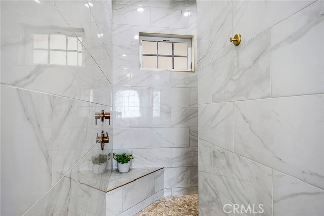 38566 Vista Del Bosque, Murrieta CA: https://media.crmls.org/medias/e37aad43-9f35-4a5a-afe5-2d180dbe3a6b.jpg