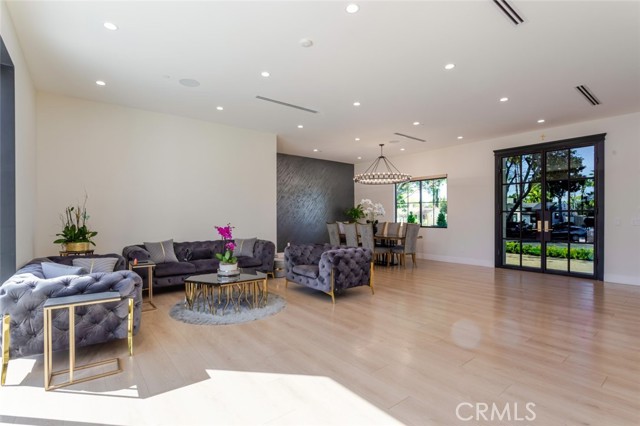 Detail Gallery Image 26 of 70 For 7714 Lasaine Ave, Northridge,  CA 91325 - 3 Beds | 4 Baths