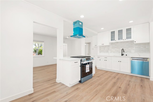 2704 184th Street, Redondo Beach CA: https://media.crmls.org/medias/e37b9101-3819-4ac8-85b1-86300bef55e6.jpg