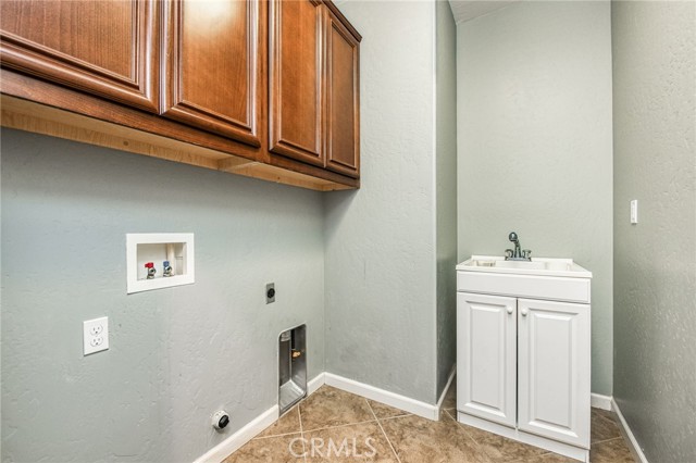 Detail Gallery Image 17 of 31 For 2427 S Laguna Ct, Visalia,  CA 93292 - 4 Beds | 2 Baths