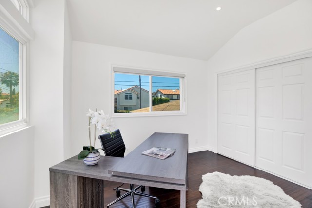 2003 Curtis Avenue, Redondo Beach, California 90278, 4 Bedrooms Bedrooms, ,2 BathroomsBathrooms,Residential,Sold,Curtis,SB22095007