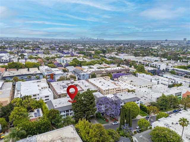 1222 N Olive Dr, West Hollywood CA: https://media.crmls.org/medias/e37c2151-e36a-48de-9706-752785032c5d.jpg