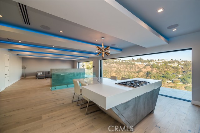 Detail Gallery Image 8 of 75 For 8401 Wyndham Rd, Hollywood Hills,  CA 90046 - 5 Beds | 6 Baths