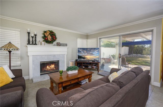 23791 Via De Gema Linda, Murrieta CA: https://media.crmls.org/medias/e37c62c4-b368-4ccb-81bd-217eb8f290a0.jpg