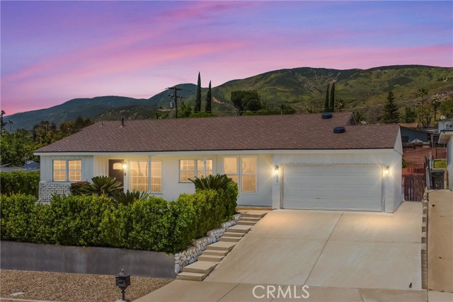 Detail Gallery Image 1 of 54 For 240 E 52nd St, San Bernardino,  CA 92404 - 4 Beds | 2/1 Baths