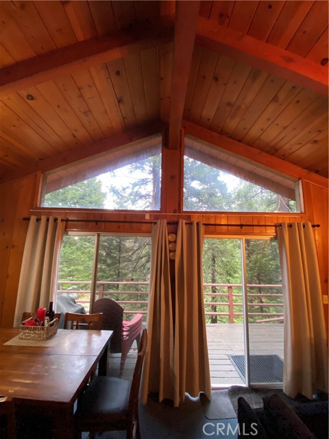 Detail Gallery Image 11 of 27 For 558 Rose Ln, Twin Peaks,  CA 92391 - 3 Beds | 2/1 Baths