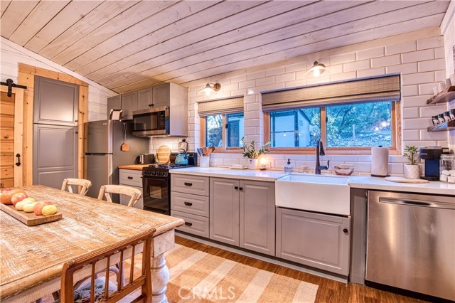 Detail Gallery Image 10 of 26 For 9287 Corral Rd, Forest Falls,  CA 92339 - 2 Beds | 1 Baths