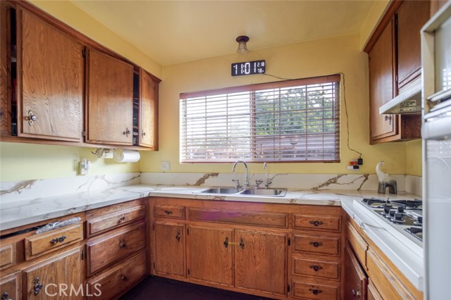 Detail Gallery Image 10 of 39 For 13197 Cutler Pl, Sylmar,  CA 91342 - 4 Beds | 2 Baths