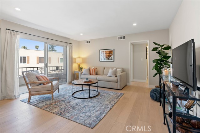 Detail Gallery Image 9 of 26 For 10707 Camarillo St #314,  North Hollywood,  CA 91602 - 2 Beds | 2 Baths