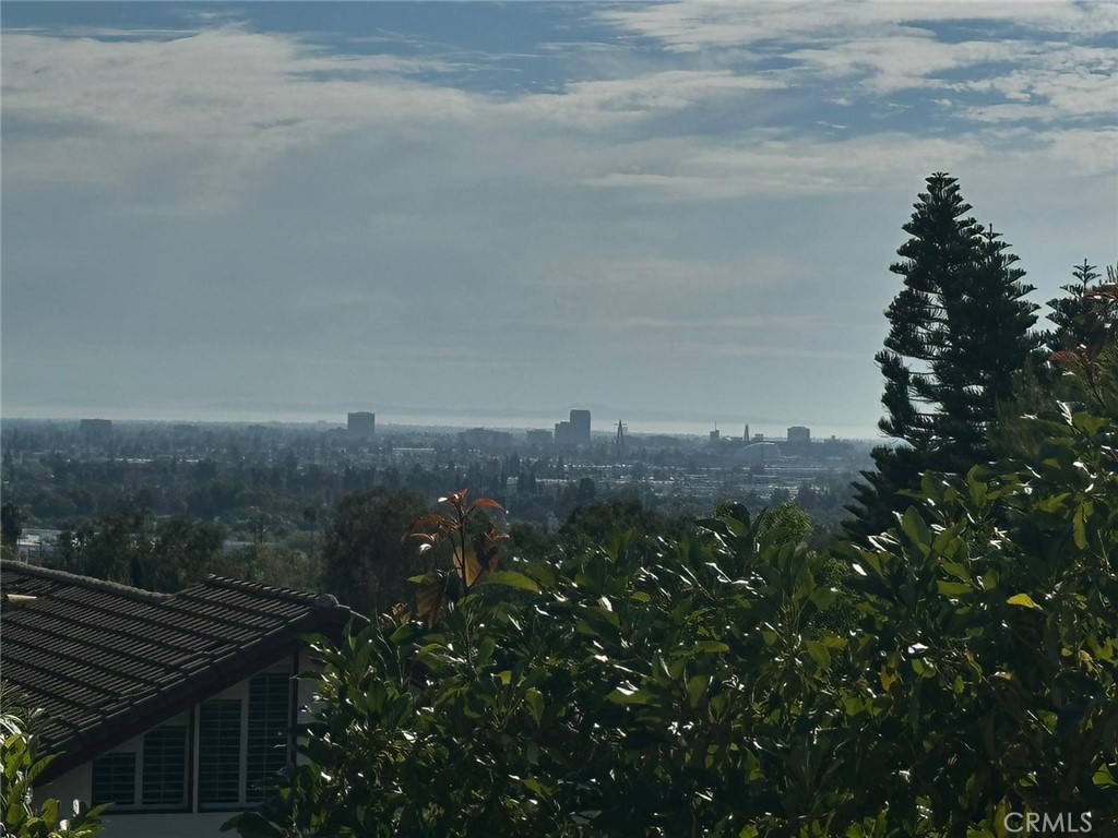 https://media.crmls.org/medias/e37deab9-1f44-4506-a894-c859cbddaea1.jpg?preset=X-Large