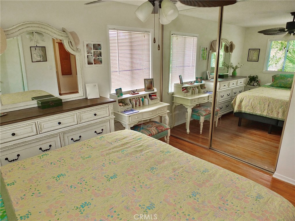 https://media.crmls.org/medias/e37df497-994a-4acd-b4e1-27ac68282cd0.jpg?preset=X-Large