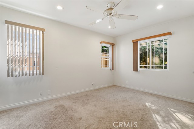 Detail Gallery Image 12 of 31 For 22639 Calvert St #F,  Woodland Hills,  CA 91367 - 1 Beds | 1 Baths