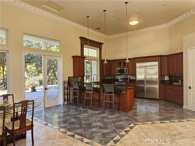 Detail Gallery Image 10 of 66 For 44595 Vista Del Mar, Temecula,  CA 92590 - 5 Beds | 4 Baths