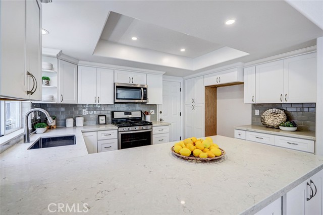 Detail Gallery Image 15 of 43 For 1808 Pullman Ln #B,  Redondo Beach,  CA 90278 - 4 Beds | 2/1 Baths