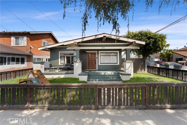 602 Stanley Avenue, Long Beach CA: https://media.crmls.org/medias/e37ed92a-064e-4916-a6be-65509752bc96.jpg