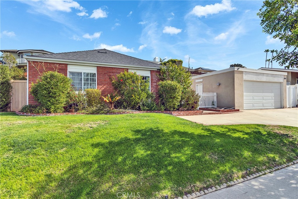 2968 Alta Laguna Boulevard