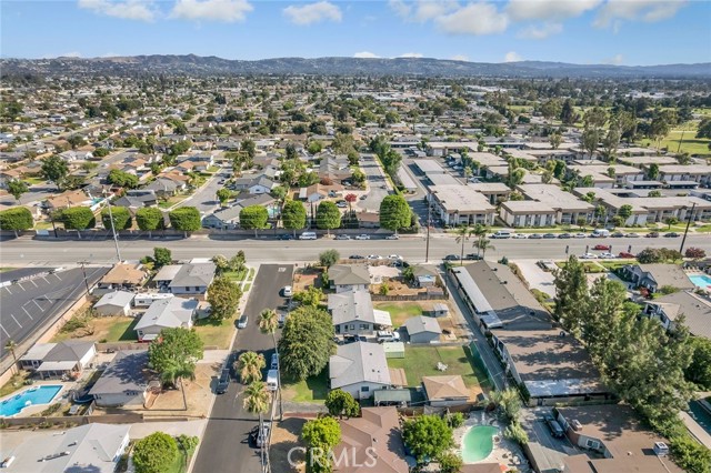 1371 S Bender Avenue, Glendora CA: https://media.crmls.org/medias/e37f9047-2b98-482b-a789-8d35327ae084.jpg