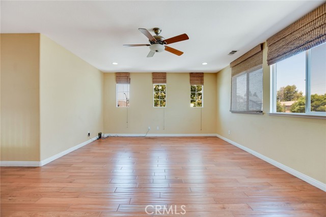 12139 Serra Avenue, Chino CA: https://media.crmls.org/medias/e3801475-deea-4e4a-bc93-ebb5c66c1bf5.jpg