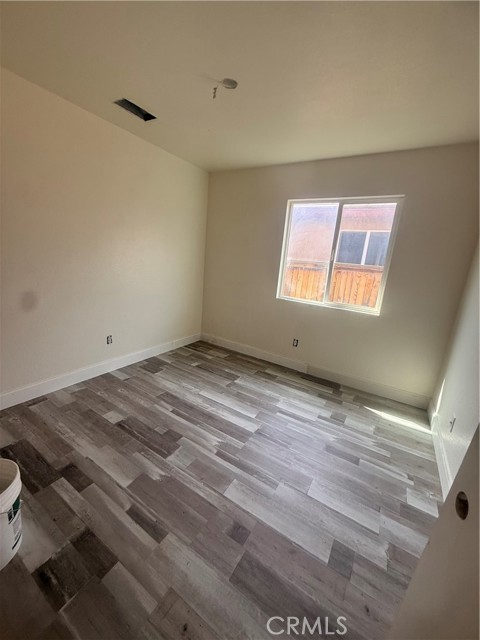 Detail Gallery Image 4 of 6 For 11648 Dos Palmas, Victorville,  CA 92392 - 4 Beds | 2 Baths