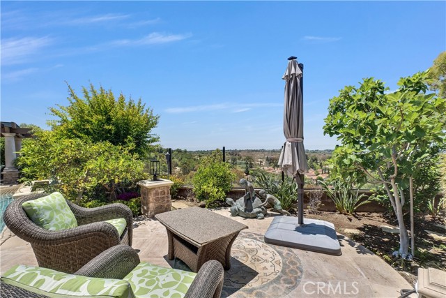 25 Village Way, Irvine CA: https://media.crmls.org/medias/e382c5be-9b8c-4b41-a5cd-ebe871deb203.jpg