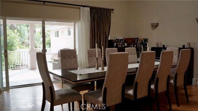 Detail Gallery Image 17 of 32 For 925 Sherlock Dr, Burbank,  CA 91501 - 3 Beds | 3 Baths