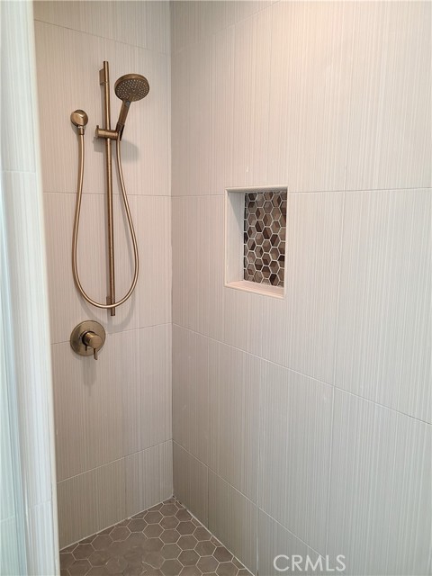 Detail Gallery Image 21 of 29 For 830 Ponderosa St, Orange,  CA 92866 - 2 Beds | 2 Baths