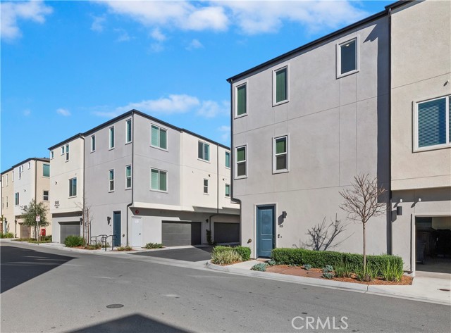 Detail Gallery Image 2 of 33 For 5494 Seacliff Pl #55,  San Diego,  CA 92154 - 2 Beds | 2/1 Baths